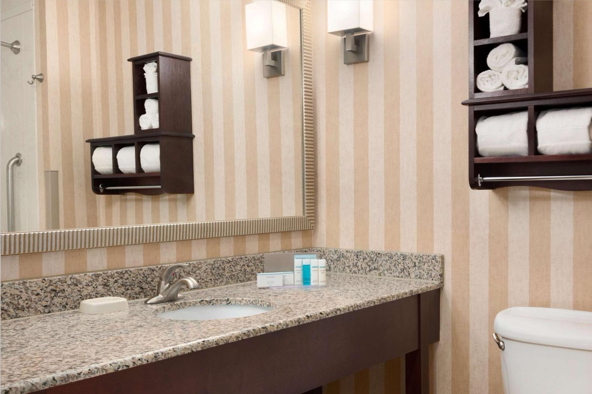 Hampton Inn ספירפיש מראה חיצוני תמונה